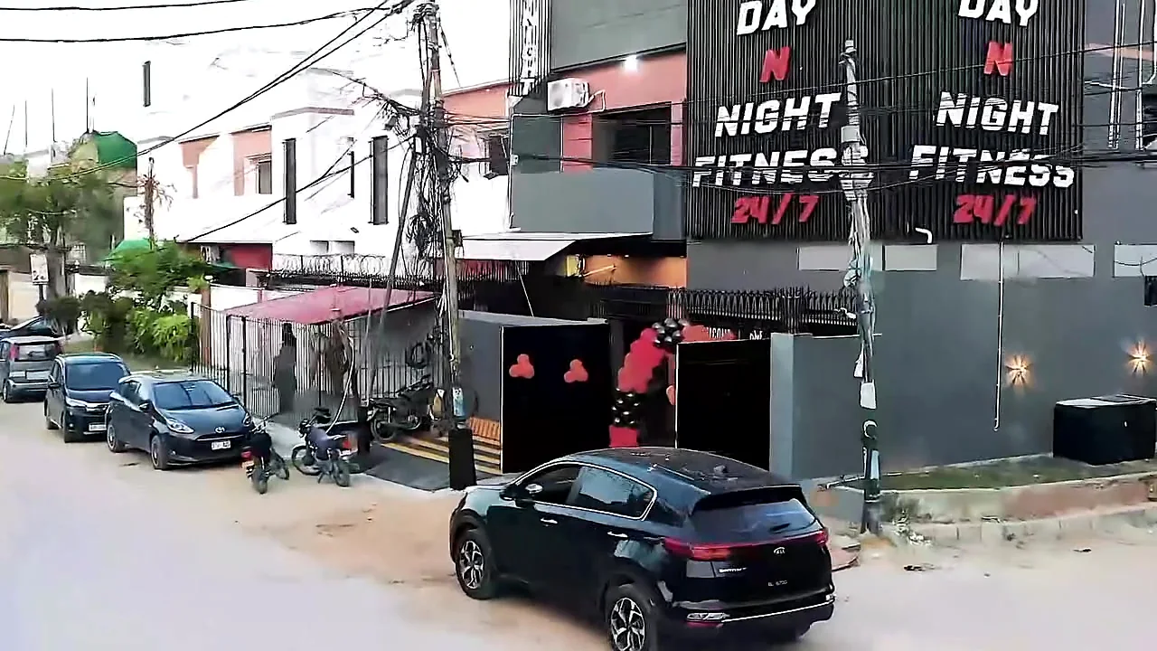 Day N Night Fitness storefront in PECHS Block 6 by day